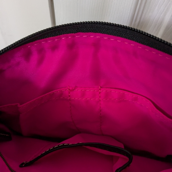 Dooney & Bourke Duck Crossbody Black Leather Trim Duck Hangtag - Picture 5 of 9